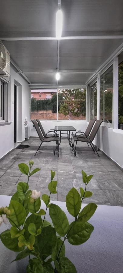 Chalkís Mimarxos Luxury Apartments מראה חיצוני תמונה